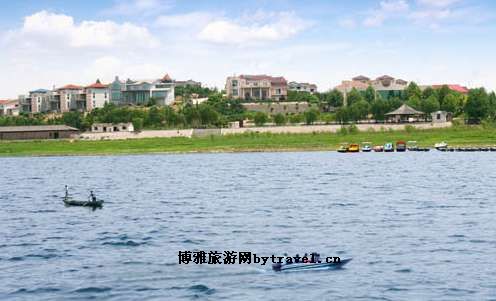 溢泉湖度假村