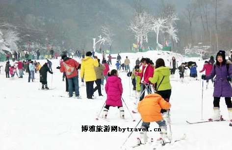 万仙山郭亮滑雪场