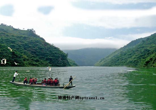 仰阿莎湖景区