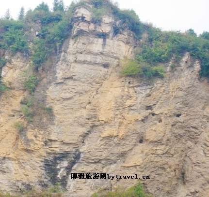白岩悬棺