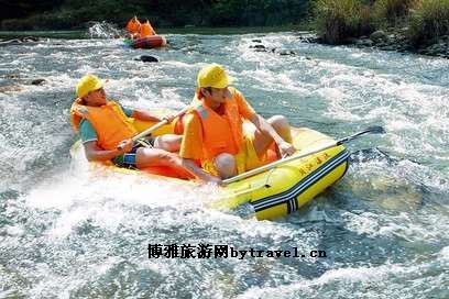 龙贡峡谷贝江漂流景区
