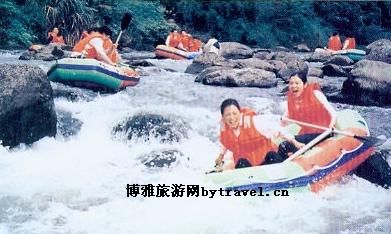 圣堂山峡谷漂流
